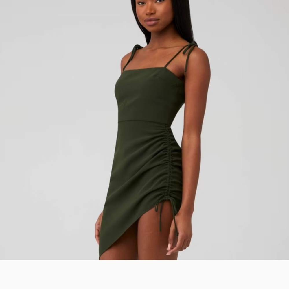 AMANDA UPRICHARD Chiara Dress in Olive Size Medium $207